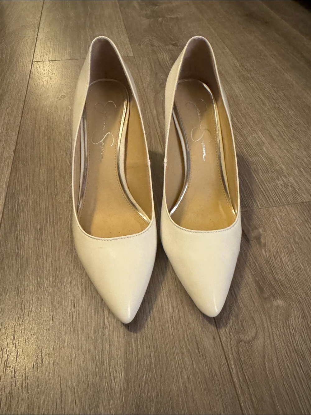 Jessica Simpson white Pointed-Toe Women’s Pumps